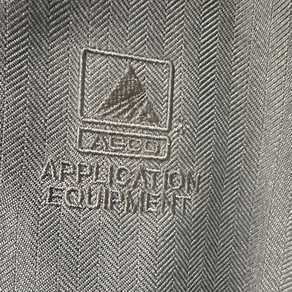 Ashworth Men's V-Neck Black Vest with side pockets - Picture 3 of 4